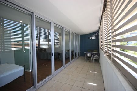 Just Move In&excl; Partly Furnished Apartment - Photo 3