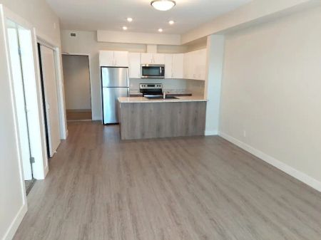 Le Sequoia on Watkiss — 1 Bedroom - Photo 3
