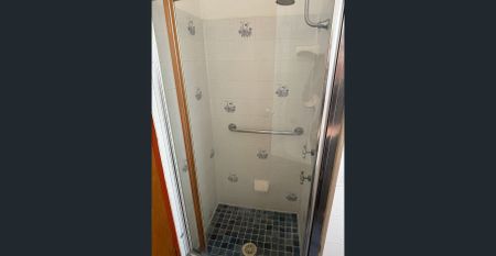 3 bedroom double garage - Photo 4