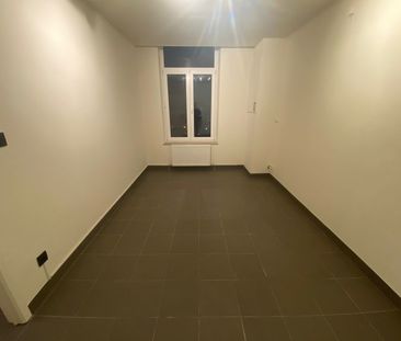 Gerenoveerd appartement op de eerste verdieping - Foto 3