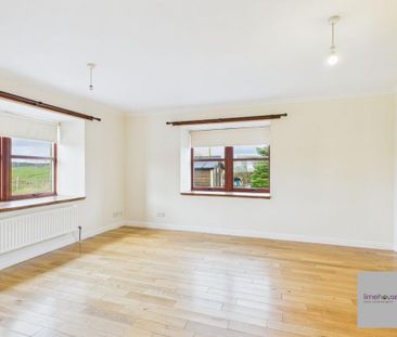 3 bedroom barn conversion to rent - Photo 1