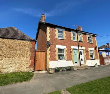 3 bedroom semi-detached house to rent - Photo 3
