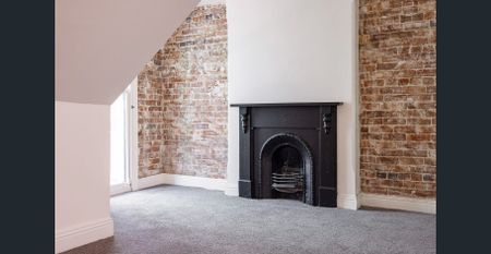 Split-level home in premier village position - Photo 2