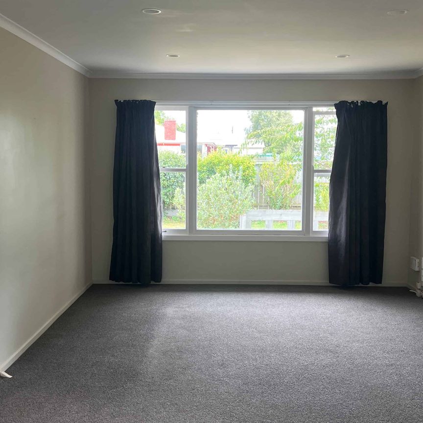 Secure 3 Bedroom in Allenton - Photo 1