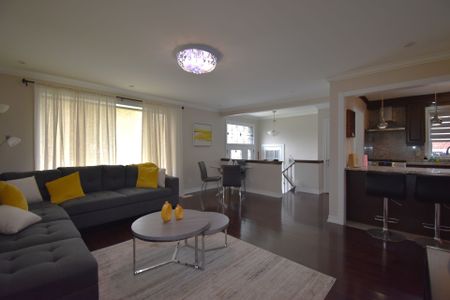 For Lease - 15 Suraty (Main) Avenue, Toronto, Ontario - Photo 2