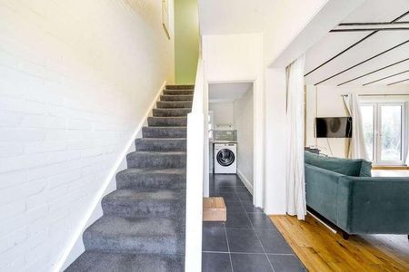 Guildford Road, Ottershaw, Chertsey, Surrey, KT16 - Photo 5