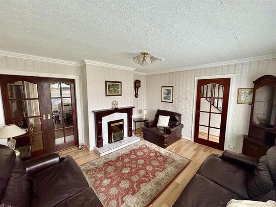 4 Lynne Road, Bangor, BT19 1NT - Photo 1