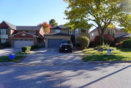For Lease - 259 Glenway Circle, Newmarket, Ontario - Photo 4