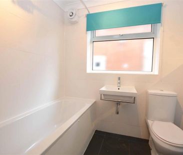 2 bedroom semi-detached house to rent - Photo 5