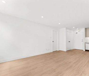 Charles West — Studio Suite - Photo 2