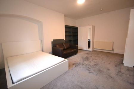 1 bedroom Flat To Let - Photo 5