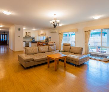 2/28 Golflinks Avenue, Oakleigh VIC 3166 - House For Rent | Domain - Photo 5