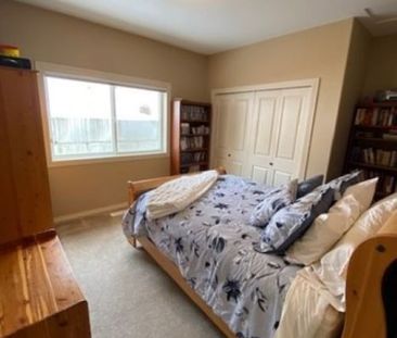 3 BED, 2 BATH UPPER FLOOR OF HOME IN BLACKMOUNTAIN – 3 CAR GARAGE! - Photo 4