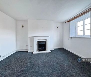 3 bedroom semi-detached house to rent - Photo 6