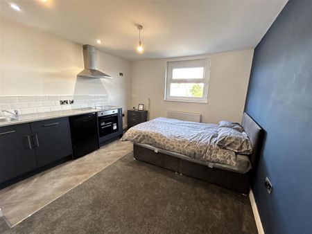 Studio to rent - Photo 2