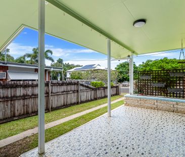 CHARMING RED BRICK HOME WITH CHARACTER & SOLAR - Photo 3