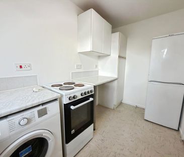 Wingrove Drive, Wingrove Drive, Purfleet-On-Thames, RM19 - Photo 4