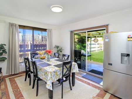 MAGIC ON MORONEY - Photo 5