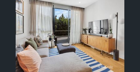Two Bedroom Ground-Floor Apartment - Photo 2