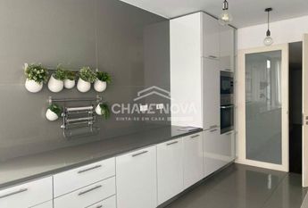 Apartamento T5 em Porto