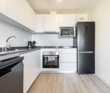 2 Bedroom Apartment For Rent in Estepona, Málaga - Photo 4