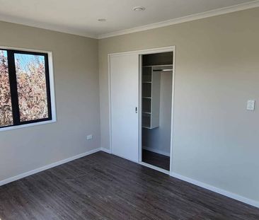 Spacious 5BR Family Home in Manurewa - Photo 1