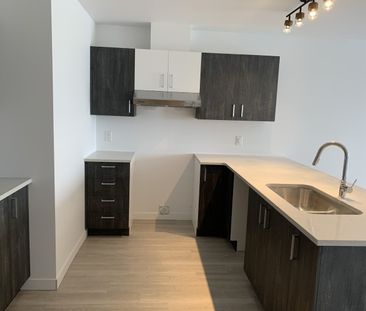 2332-203 DES PROSPECTEURS (JUIN) SHERBROOKE J1H 0M4 - Photo 2