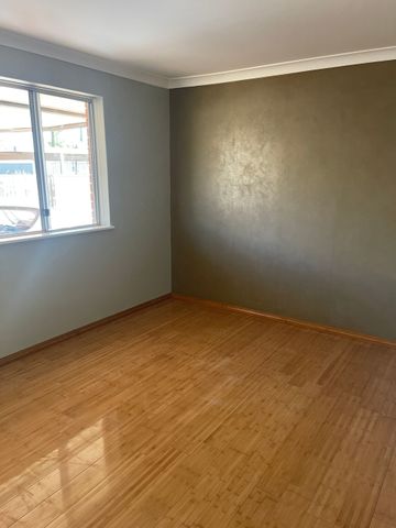 FAMILY HOME WITH LARGE YARD - Photo 3