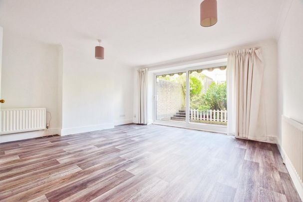 4 bedroom semi-detached house to rent - Photo 1