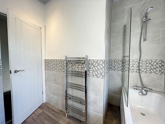 2 bedroom end of terrace house to rent - Photo 1