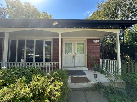 For Lease - 1252 Mont Clair Drive Unit# Main Floor, Oakville, Ontario - Photo 2