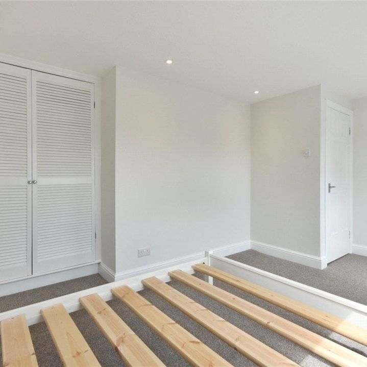 Goldhawk Road - Photo 1
