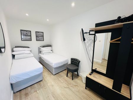 Marine Parade, Eastbourne - Photo 3