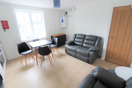 1 bedroom in a house share to rent - Photo 5