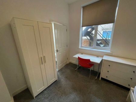 3 bedroom apartment to rent - Photo 5