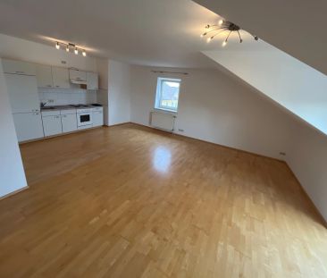 2-Zimmerwohnung mit Einbauküche und kleinem Balkon. - Photo 2