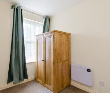 2 bedroom flat to rent - Photo 4