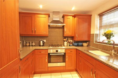 Bridge Court, Welwyn Garden City, Hertfordshire, AL7 1GZ - Photo 5