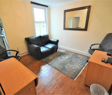 House share to rent - Photo 3