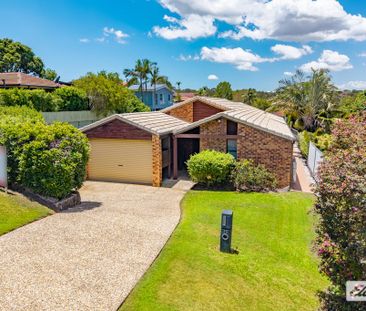 Spacious, Stylish & Exceptionally Versatile Family Living - Photo 2