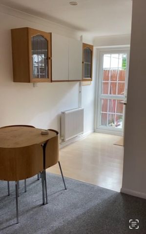 2 bedroom terraced house to rent - Photo 3