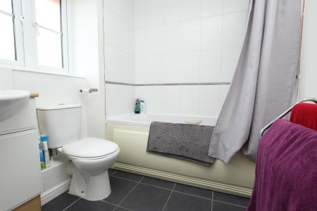 2 bedroom terraced house to rent - Photo 4