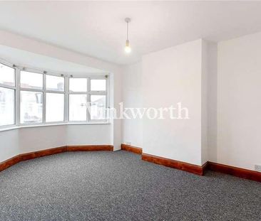 Hazelwood Road, Enfield, EN1 - Photo 1