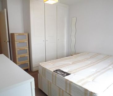 Spacious one bedroom flat with secured parking | To Let | Balcony |... - Photo 2