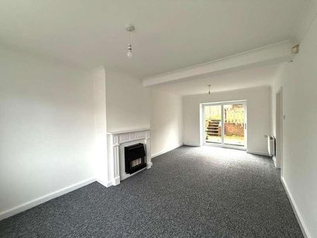 Wychbury Road, Wollescote, DY9 - Photo 5