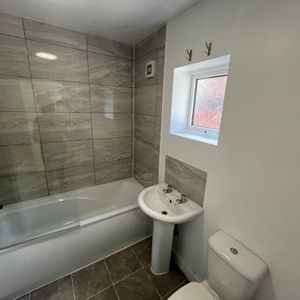 Room 1 Hope Drive, The Park, NG7 1DL, Property for rent - Photo 2