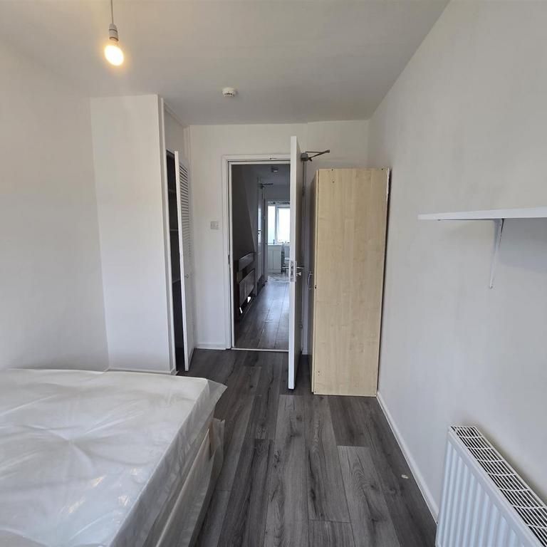 House share to rent - Photo 1
