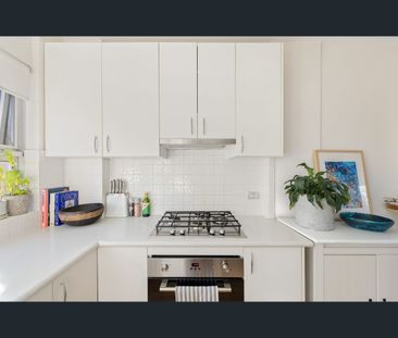21/372 Edgecliff Road, Woollahra, NSW 2025 - Photo 3