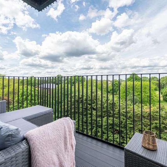 Cottesbrook Heights, Woolwich, SE18 - Photo 1