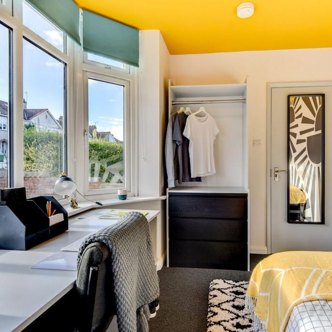 8 bedroom house to rent - Photo 1